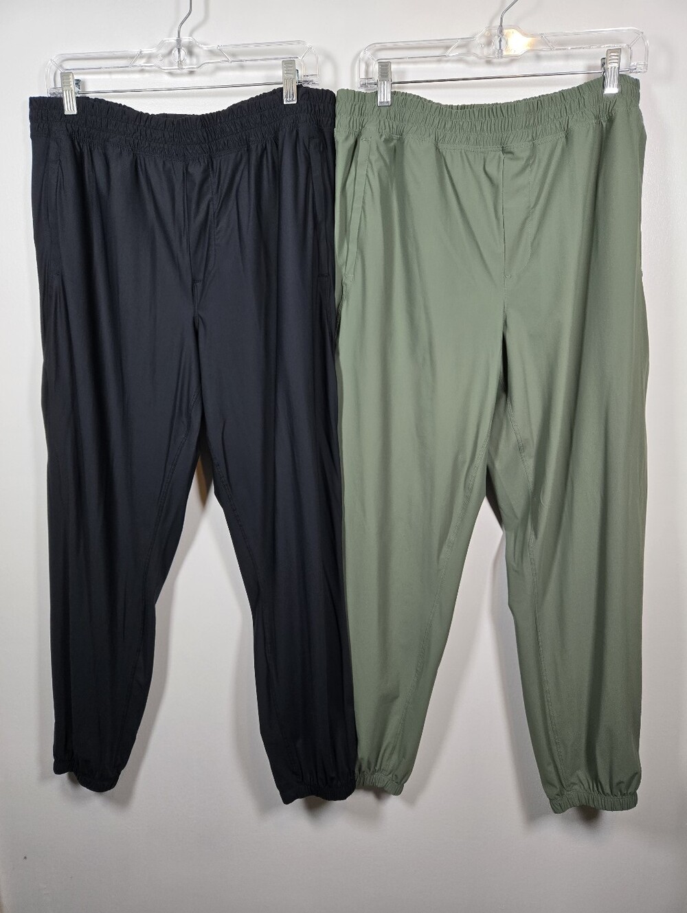 Gap Fit Bundle Of 2 Mens Nylon Stretch Athletic Performance Jogger Pants Large